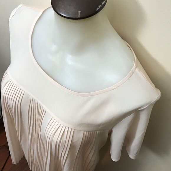 Light Pink Short Sleeve Blouse - Picture 3 of 8